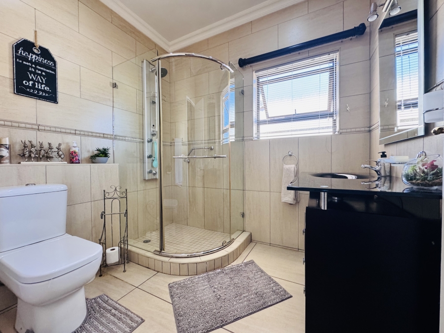 4 Bedroom Property for Sale in Wilkoppies North West